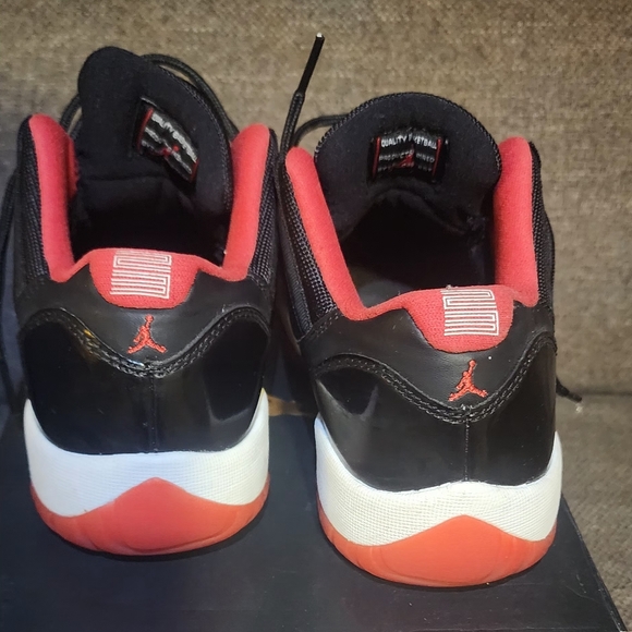 Jordan 11 Retro Low Bred 2015 size 7Y - Picture 4 of 6